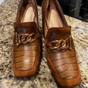 Gibson Latimer Tan Croc-Embossed Loafers with Gold Chain